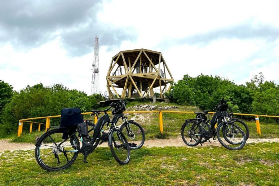Budapest: Premium E-Bike Rental - Navigating Bike Lanes and Parks Without a Guide