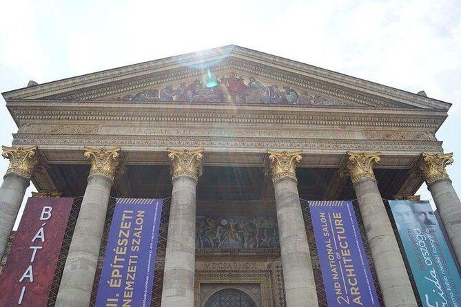 Budapest Private 2 hrs. Mercedes Sightseeing Tour - How pickup and a private group change the whole experience