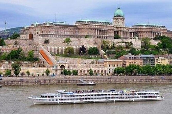 Budapest Private 2 hrs. Mercedes Sightseeing Tour - Price and value: what $130.15 per group gets you