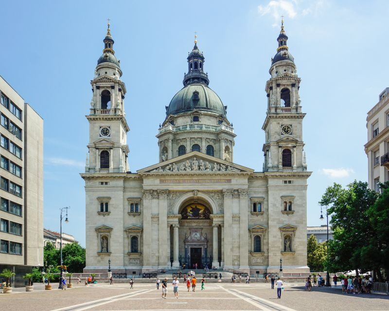 Budapest: Private 3-hour Guided City Tour by Bus - Gellért Hill and the Citadel: The Best Skyline Hit in the Middle of the Day