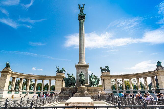 Budapest: Private 4-Hour Walking Tour with a Local - Meeting Your Guide and Picking Your Budapest Mood