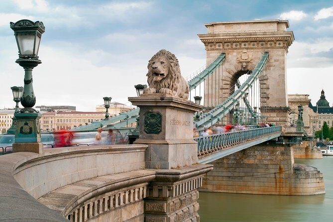 Budapest: Private 4-Hour Walking Tour with a Local - St. Stephen’s Basilica to Castle Hill: Big Views, Big Decisions