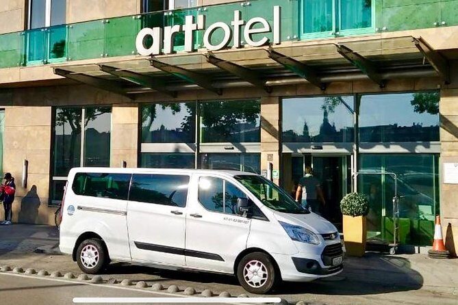 Budapest Private Airport Transfer to City or to BUD Airport Door 2 Door - Door-to-door means real convenience (and one small catch)