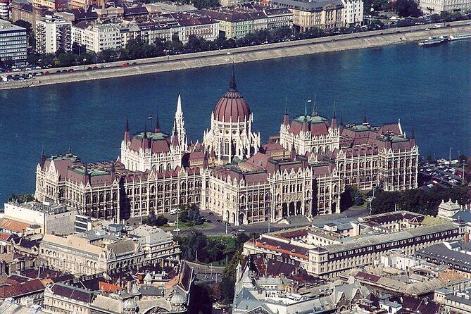 Budapest Private City Tour by car in 4 hours - Andrássy Avenue and the Hungarian State Opera House: a double take