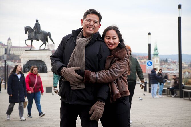 Budapest Private Guided Tour with Photoshoot - Small(2hrs) - Szabadság tér to Parliament: from monuments to the main event