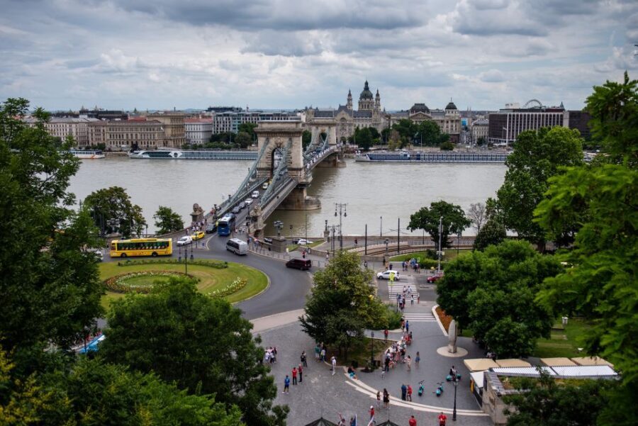 Budapest: Private Luxury Sightseeing Tour - From the Danube to Central Market Hall: Pest highlights that set the tone