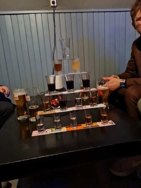 Budapest: Private, Personalized Pub Crawl, 3 drinks included - Meeting at Blaha Lujza tér and finding Pizza Me