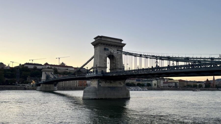 Budapest: Private Sightseeing Tour by car - St. Stephen’s Basilica and the rhythm of Pest highlights