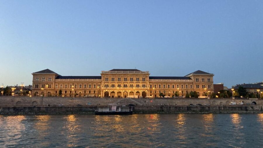 Budapest: Private Sightseeing Tour by car - Hungarian Parliament Building: outside views, guided context, short walk