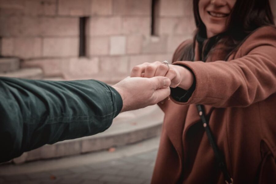 Budapest: Proposal Photos at enchanting Fisherman's Bastion - What happens in the 60 minutes on-site
