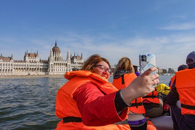 Budapest Rafting - Sunset Cruise - Guides and the “feel” of the tour