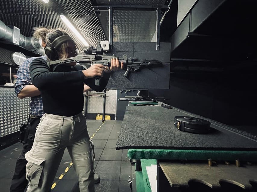 Budapest: Shooting Experience for Couples, The Perfect Date - Your Hour on the Range: What You’ll Shoot and What to Watch For