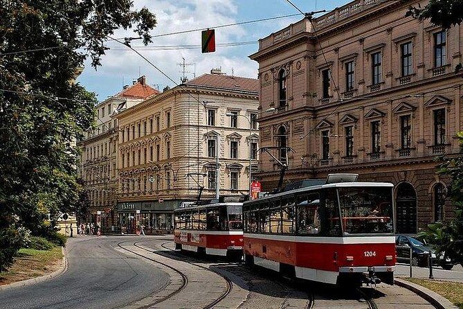 Budapest to Prague Private transfer with 2 hour sightseeing stop - Vehicle Choice for 1–7 People (and Why Luggage Matters)