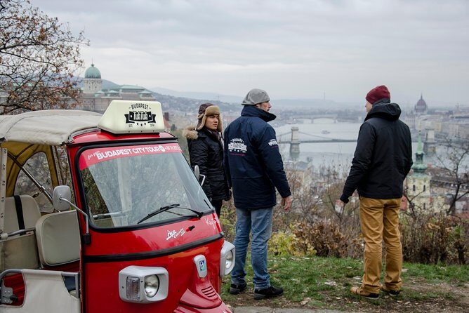 Budapest Tuk Tuk Tour with House of the Unicum Distillery Visit - Great Synagogue and Károlyi Garden: photo stops with real atmosphere
