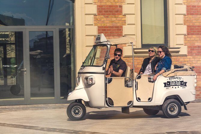 Budapest TukTuk Private Tour with Goulash Soup in the Downtown - Jewish Quarter Landmarks: Dohány Street Synagogue and Central Greens