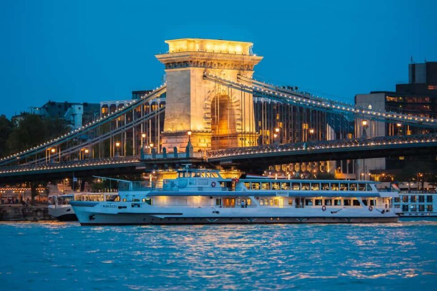 Budapest: Unlimited Prosecco & Aperitivo Sightseeing Cruise - Key things to know before you go