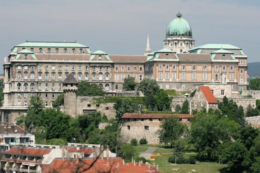 Budapest: Walking Tour in German - Who this German walking tour fits best