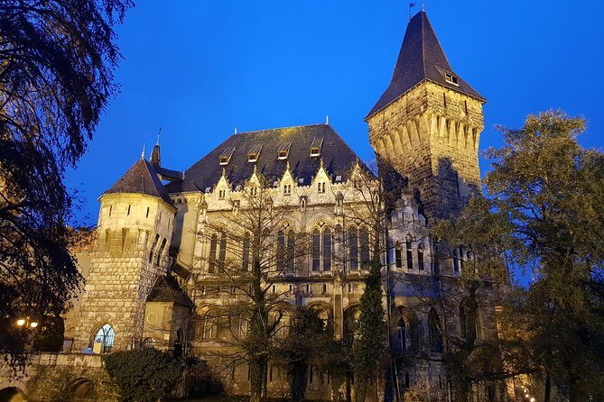 Budapest Walking Tour with Your Private Guide: 20+ Highlights - Szabadsag ter, Parliament Area, and Kossuth Lajos Square: Power and Memory