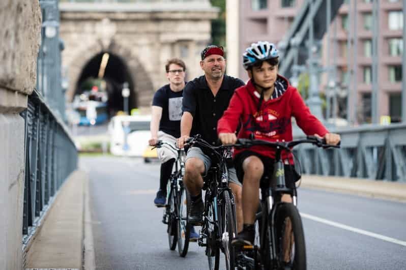 Choose a bicycle and make your own tour in Budapest-24 hrs - Before you roll: the one-minute bike check that can save your day