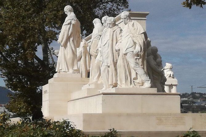 Communist Budapest Private Walking Tour - Who this tour suits best, and who should think twice