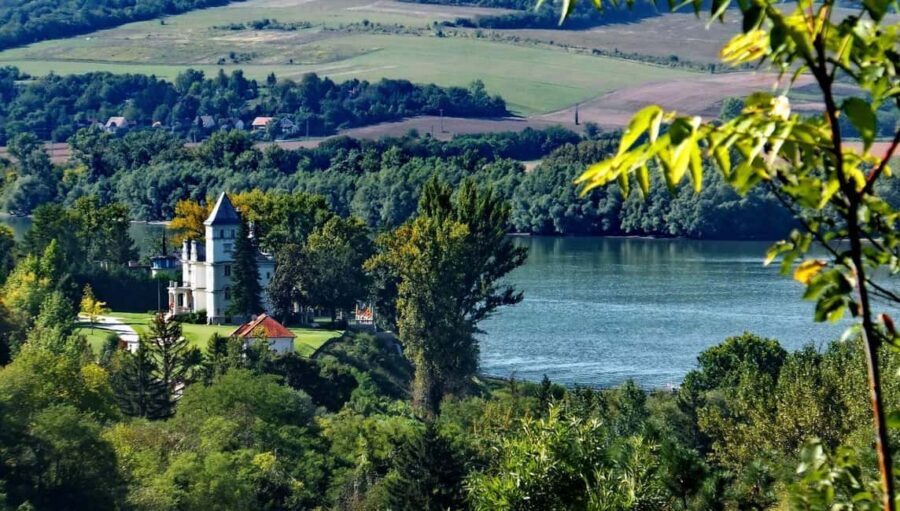 Danube Bend Day Trip - Nature Escape to Zebegény - Zebegény photo stop and the “warm-up” walk
