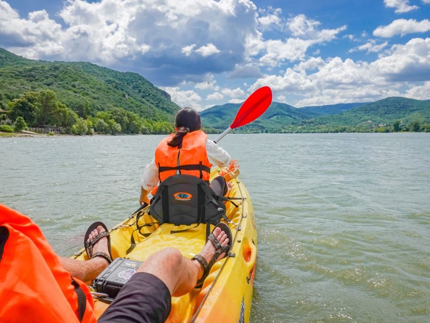 Danube Bend Hiking and Kayaking Adventure - Kayaking the Danube Bend: calm water and castle views