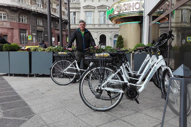 E-Bike Guided Tour in Castle Hill Budapest - Getting your bearings fast: what this tour does well