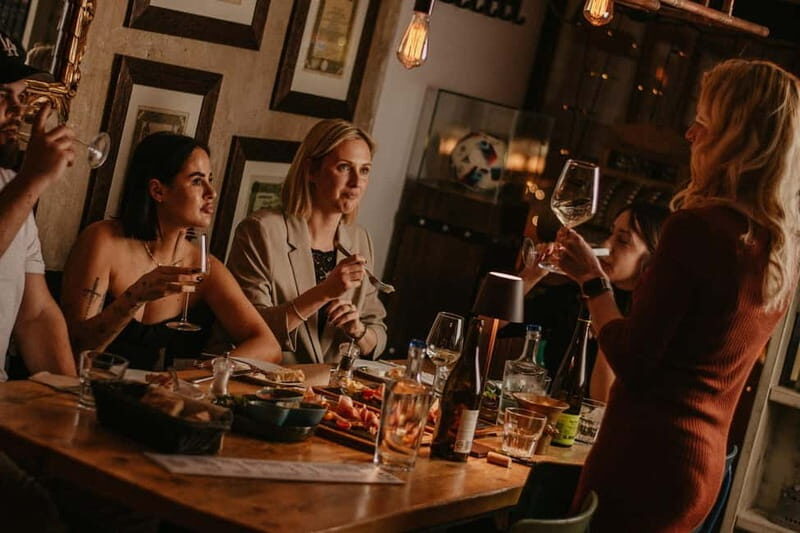 Food and Wine Tasting in Budapest by the Basilica - Entering Platz: why the basilica-area setting matters