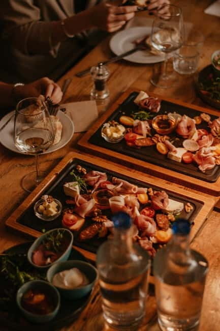 Food and Wine Tasting in Budapest by the Basilica - The 2-hour flow: what happens during your tasting session