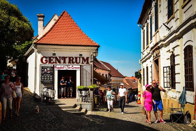 From Budapest: Szentendre Tour - Danube boat return to Budapest: the highlight when it runs