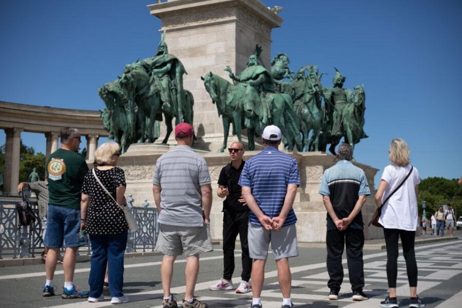 Full Day Budapest City Tour with Lunch, Wine & Dessert - Jewish Quarter landmarks plus Matthias Church and the Royal Palace