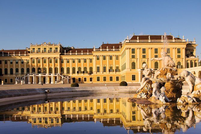 Full day PRIVATE GUIDED VIENNA tour from Budapest with lunch and drinks - St. Stephen’s Cathedral and the Classic Vienna Center Feel
