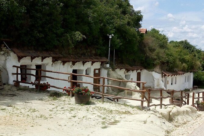 Full-Day Private Tour in Eger with Thermal Bath in Egerszalók - Stop 1: Sódomb and the Nostalgia Baths viewpoint path