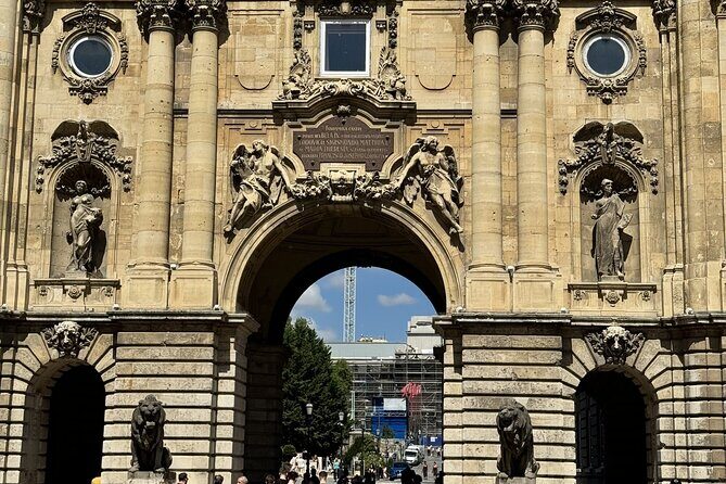 Gems of the Budapest Castle District Walking Tour - Matthias Church to Fisherman’s Bastion: iconic photos with context