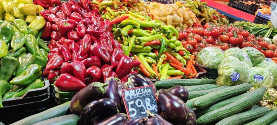 German tour: Central Market Hall of Budapest with tastings - Price and timing: what you get for $35 in 1.5 hours