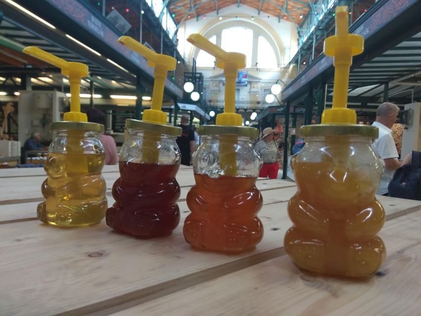 German tour in the Market Hall of Budapest with tastings - Price and value: $17 for a focused hour with multiple tastings
