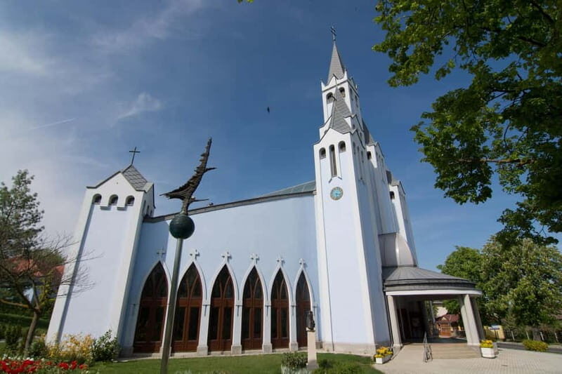 Hévíz: Majestic Sounds Organ Concert at the Blue Church - Entering Hévíz’s Blue Church for an organ evening