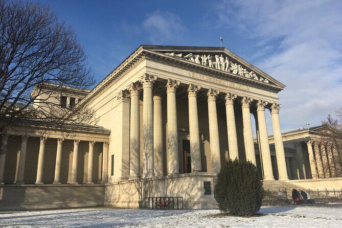 Highlights of Budapest Walking Tours - Szabadság tér and the Soviet Memorial by the American Embassy