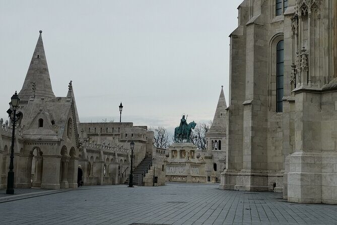 Historical and Cultural Walking Tour in Budapest - Starting at Deák Ferenc tér: how the 4-hour route really works