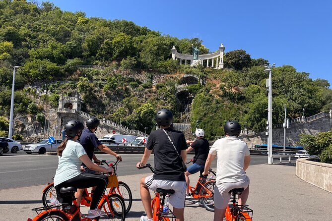 Historical Bike Tour of Budapest 2.5 Hours with Local Guide - How the 2.5 Hours Feels on Regular and E-Bikes