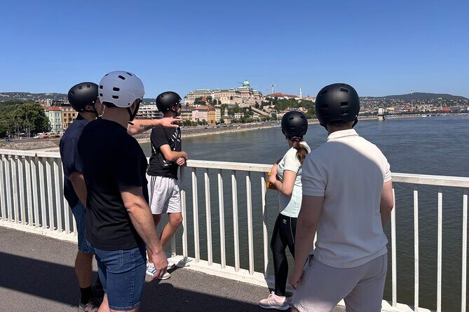 Historical Bike Tour of Budapest 2.5 Hours with Local Guide - Starting at Haris köz: meeting point and getting set up fast