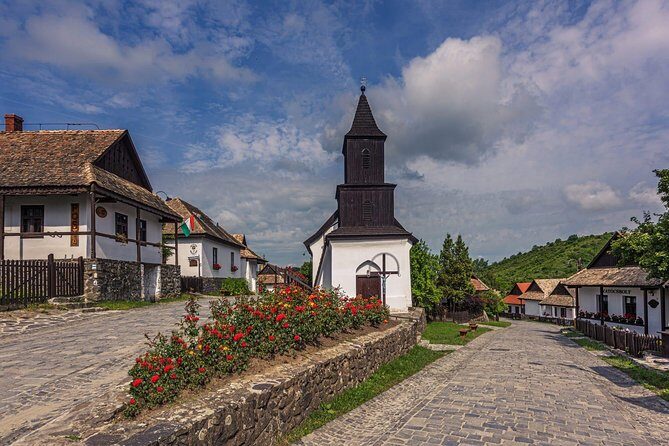 HOLLÓKŐ UNESCO World Heritage site + Eger Castle Private guided tour - Hollókő Village Museum: walking through centuries that still feel real