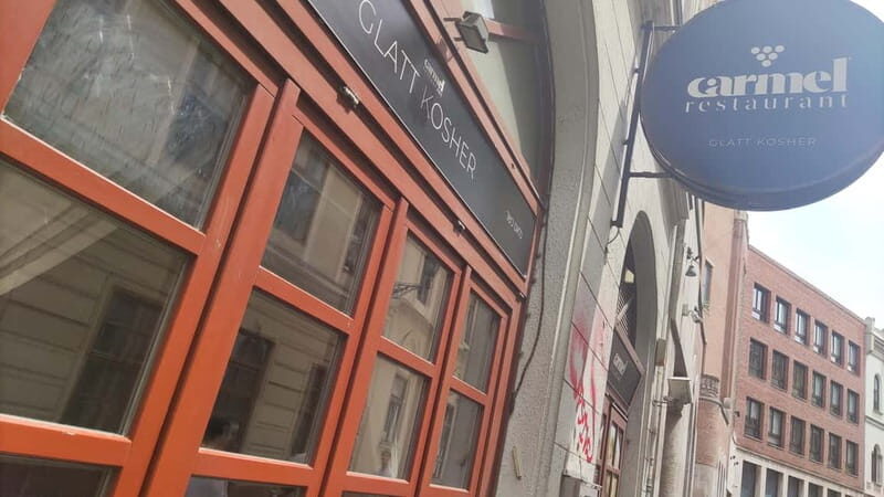 Jewish Budapest (German-language city tour) - Flodni: the dessert stop that makes the history taste real