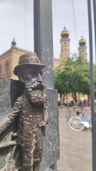 Jewish Budapest (German-language city tour) - Digital guides that extend the tour after you leave