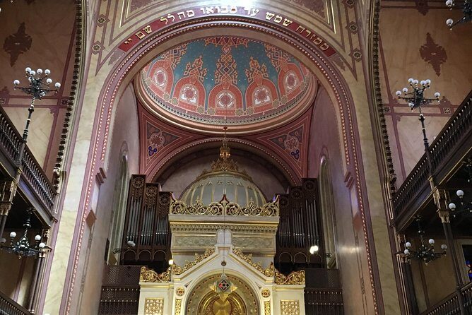 Jewish Budapest Walking Tour - Stop 2: Dohány Street Synagogue Complex and the Wallenberg Garden