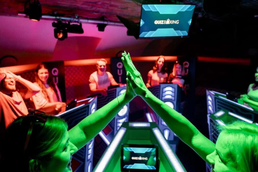 Leonoria Quizboxing- TV show-style team event in Budapest - Who should book: families, friends, and team building