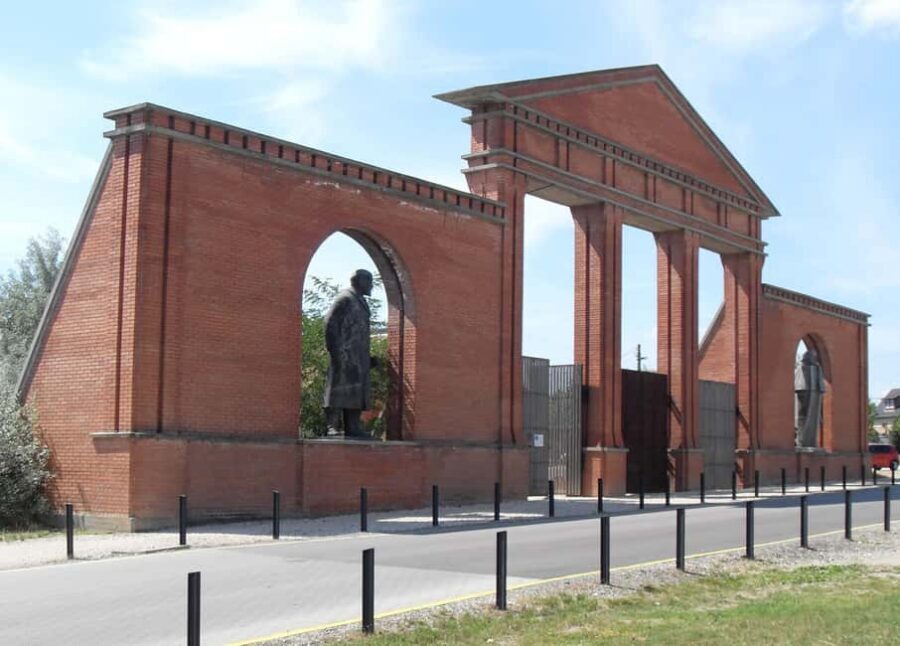 Life Behind the Iron Curtain, the communist Budapest private - Should You Book Life Behind the Iron Curtain in Budapest?
