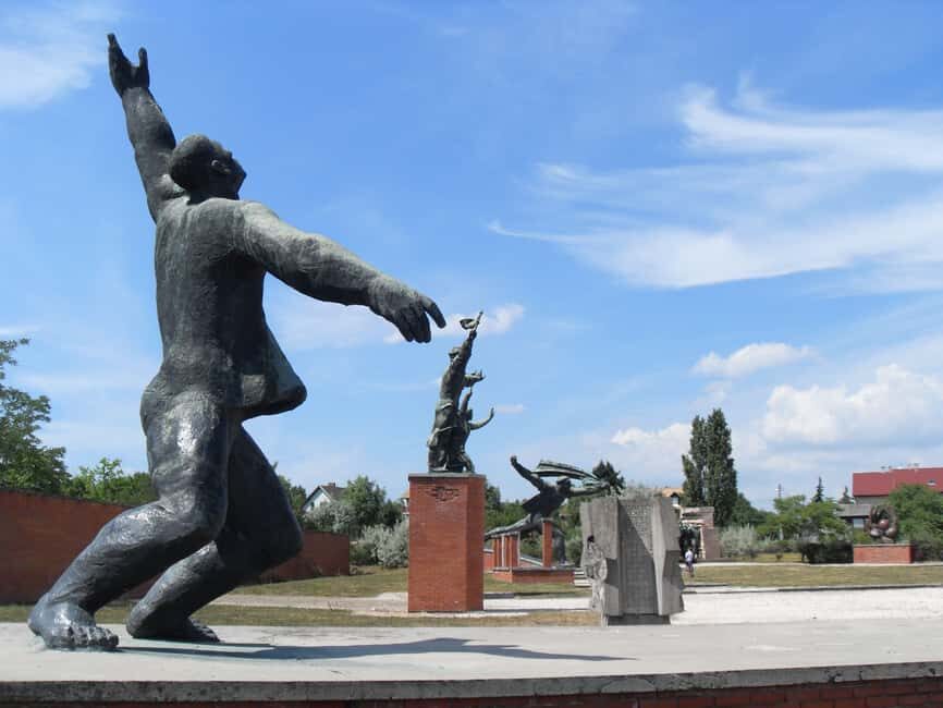 Life Behind the Iron Curtain, the communist Budapest private - Citadella and the Siege of Budapest: The War That Changed Everything