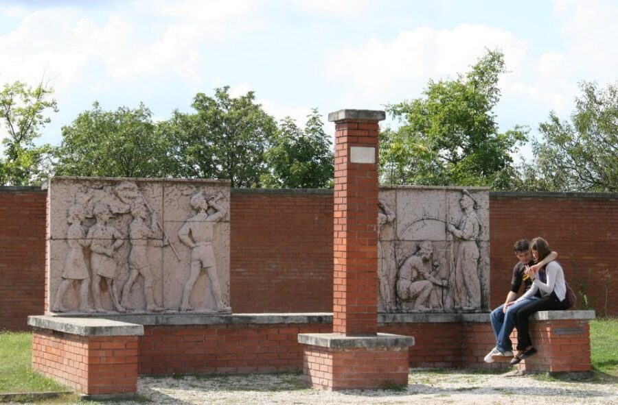 Memento Park: Official Guided Tour with Entry Ticket - Statue Park: learning to decode communist propaganda