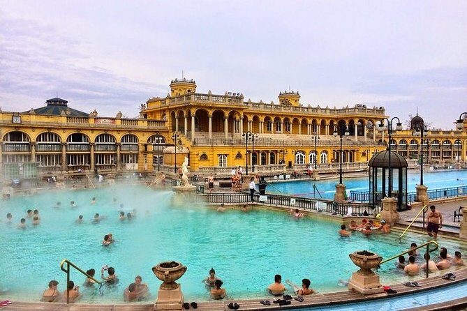 Private 4 Hours Budapest city tour and 3 hours Széchenyi thermal spa relax - Buda Castle District: Views, History, and an Included Cake Break